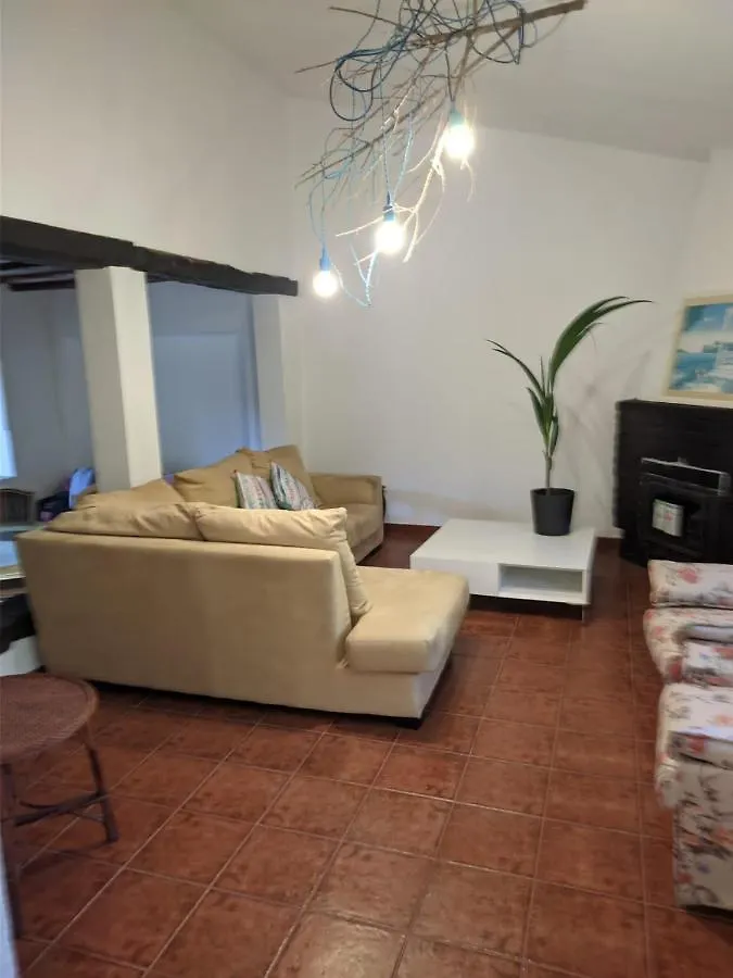 Vila Estombar Novo 0*,